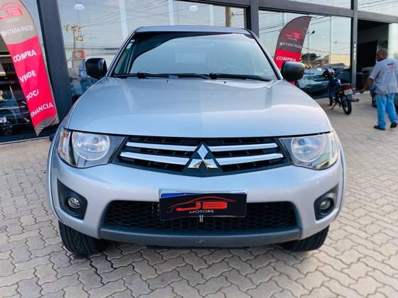 MITSUBISHI L200 TRITON 2.4 HLS 4X2 CD 16V FLEX 4P MANUAL
